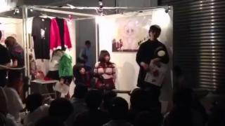 2013-05-19 Japanese Rope Bondage demonstration 好像是什么发布会现场 模特被绑着