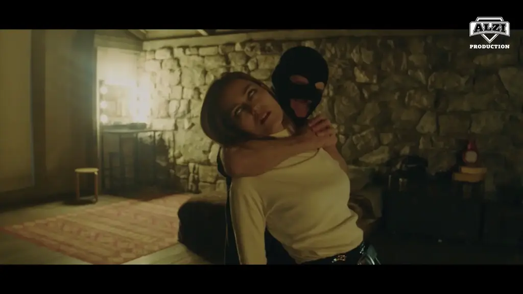 Bat W Season 2 Episode 5 Alternate Ending Superheroine Bat W defeated by her enemy without her costume. <span style='color:#b0b0b0;'>[隐藏文字，购买后可见]</span>