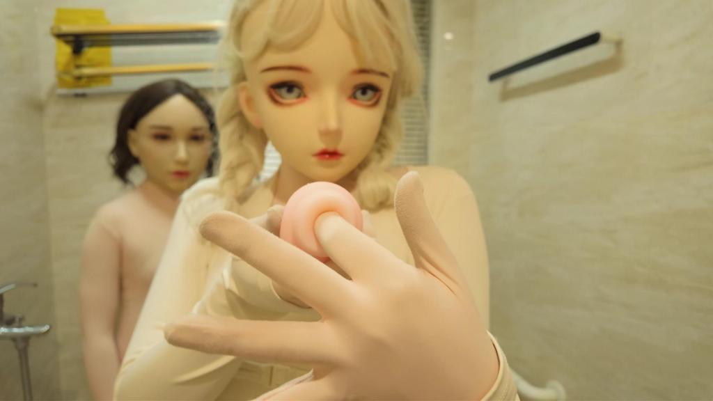 【用飞机杯服侍洗澡的女仆娃娃】kigurumi、zentai、硅胶面具、飞机杯 今天要服侍主人洗澡呢，主人是不是很久没有尝试过飞机杯了呢？主人的大肉棒是不是感觉到好紧？好像硬了呢？可不可以满足一下梦梦，我都已经变成娃娃了，主人可以尽情的干我......<br><br>【网盘文件先下载到电脑，改后缀名为zip。解压得出的文件后续名zzz修改为MP4】