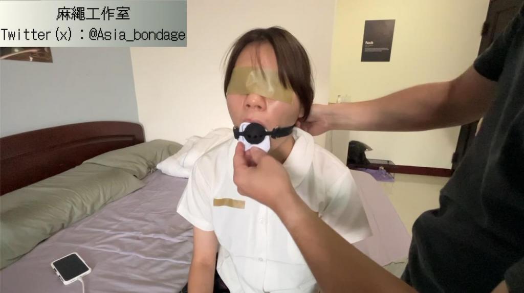 【麻绳工作室】 台湾妹子 18岁 橙橙 高中毕业生 暑假打工 原味袜堵嘴 口球 丝袜套头 多层袜子 手套白袜 捆绑 挣扎 呻吟声 【麻绳工作室】 台湾妹子 18岁 橙橙 高中毕业生 暑假打工 原味袜堵嘴 口球 丝袜套头 多层袜子 手套白袜 捆绑 挣扎 呻吟声<br>内容：胶带蒙眼、原味堵嘴再加上口球、最后套上厚丝袜，双手套袜子、捆绑放置、挣扎<br><br>台湾个人工作室，可接私人定制，收费方式限PayPal或U<br>同时贩售多位台湾妹子 原味，学生到人妻都有<br>购买原味或私人订制请联系邮箱：viper128vr2@gmail.com，或关注我的推特：@Asia_bondage<br><br>无群组，严禁私下交易，所有买卖只透过妖狐吧smlsy.com，上述联系方式只限订制需求<br>>>百度云解压：务必先下载再解压、务必先下载再解压、务必先下载再解压，下载后解压两次