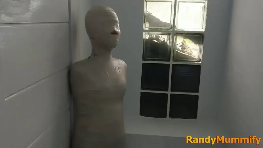[RM156] Indonesia petite girl tries to become a mummy for the first time And She Look So Happy A beautiful girl with a petite body was persuaded to try to be wrapped into a mummy for the first time. This beautiful girl was wrapped tightly in the room, starting from the eyes not closed, until they were all closed and then stood up.