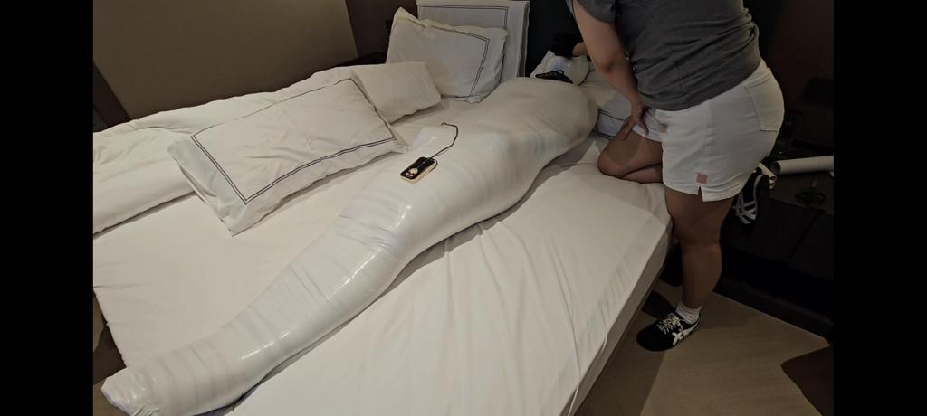 【上电视】男M胶带全包，[X_X]，闻袜子，榨汁 第一次解压密码limao，第二次解压密码LIMAO<br>本视频为粉丝上电视环节，属于纯实拍<br>狸猫工作室坐标长春，准备众筹工作室，接定拍,线下，胶带全包，丝袜全包等，出原味袜子，很多东西还在慢慢摸索，感谢大家的支持！联系方式:<span style='color:#b0b0b0;'>[隐藏文字，购买后可见]</span>，留好友必须必须出示妖狐购买记录<br>