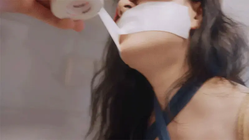 【丝米】《欲望少妇4》做饭阿姨因为饭菜做的不合胃口，被强迫绑在厨房反省，直臂捆绑丝袜胶带堵嘴，想不到内裤居然如此闷骚，扭动着身躯，被棒棒强制GC，驷马放置，被我翻过身，棒棒的刺激一直不断 剧情简介：<br>做饭阿姨因为饭菜做的不合胃口，被强迫绑在厨房反省，直臂捆绑丝袜胶带堵嘴，想不到内裤居然如此闷骚，扭动着身躯，被棒棒强制GC，驷马放置，被我翻过身，棒棒的刺激一直不断<br>————————————————————————————————————<br>定拍视频，招募女模特，QQ号：984353792<br>————————————————————————————————————<br>解压密码：simi<br>改后缀为MP4