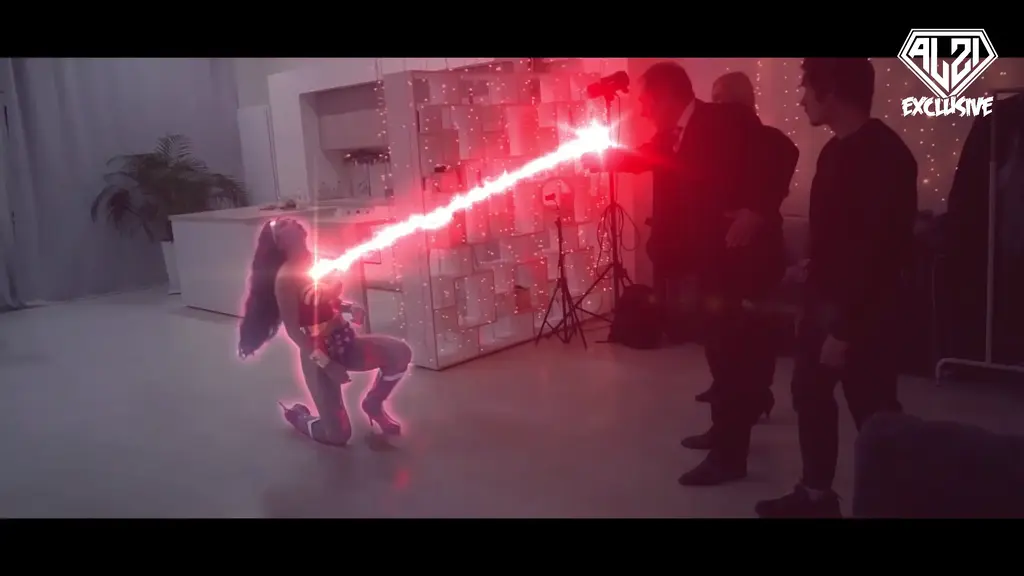 W Woman Save Her Episode 2 W Woman superheroine defeated by her enemy <span style='color:#b0b0b0;'>[隐藏文字，购买后可见]</span>