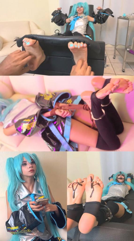 Hatsune Miku Full Session (Custom) 一名扮成 Miku 的角色扮演者被说服为被挠痒痒并被制服，以换取 500 美元和一张动漫展门票。A cosplayer dressed as Miku is convinced to be tickled and subdued in exchange for $500 and a pass to Comic Con.