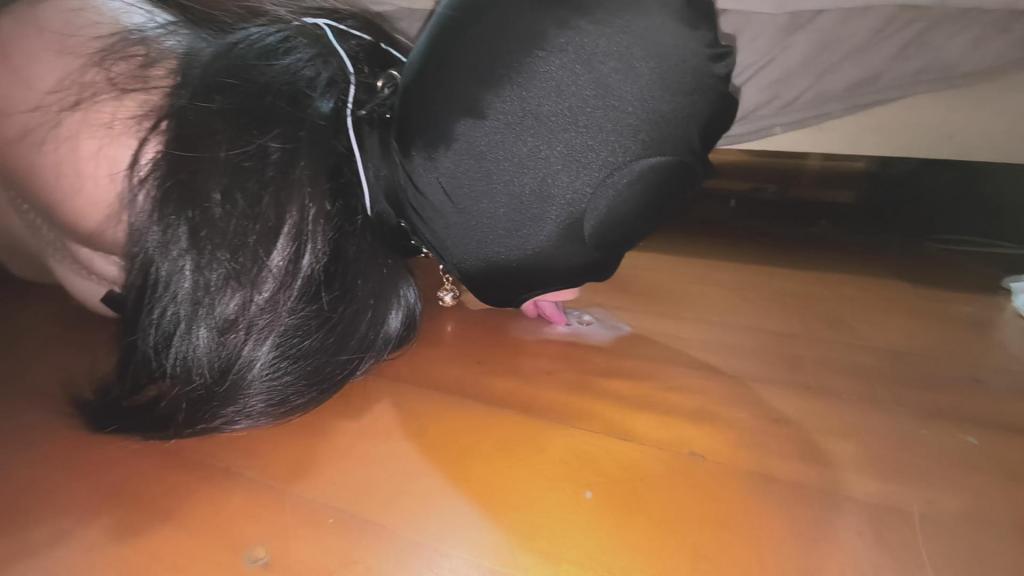 『我的媳妇』225弹、一个迷恋绞刑的骚货、强度是一次比一次高、奴性展现的淋漓尽致、口舌侍奉、舔J玩弄、强行吞J 片名:0814~<br>时间:22分钟<br>大小:822MB<br>格式:7z建议使用360压缩解压<br>失效站内信联系我<br><span style='color:#b0b0b0;'>[隐藏文字，购买后可见]</span><br><br>也不知道咋回事<br>她自己特别的喜欢绞刑<br>而且奴性大发的那种<br>足足吊了一小时<br>下来的时候正个下半身<br>已经不是自己的了<br>电击力度还是最大的<br><br>图少~懂的都懂
