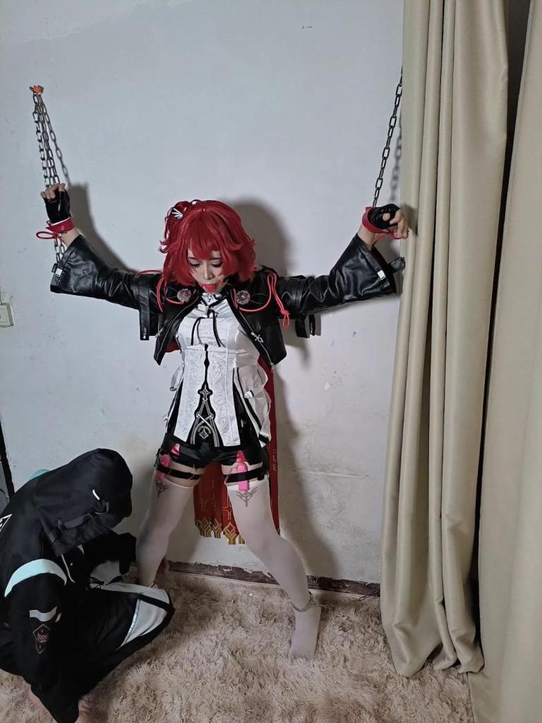 【伪娘】被博士捕获的能天使是奖励还是惩罚 【职业胸手工作室】落入博士手里的能天使，突然惊醒。眼前一片黑暗，晃动身体发现手脚被紧紧绑着，还是已一个M字开腿姿势绑在椅子上，被博士玩弄着自己的jiojio。无法逃脱的能天使，只能被博士随意玩弄自己的身体。TK、[X_X]、鞭子、各种调校<br>链接下载后注意二次解压改后缀rar和mp4。购入后获取隐藏解压码：<span style='color:#b0b0b0;'>[隐藏文字，购买后可见]</span>     如有链接失效可以私信也可以联系Q：1390927543/496428510