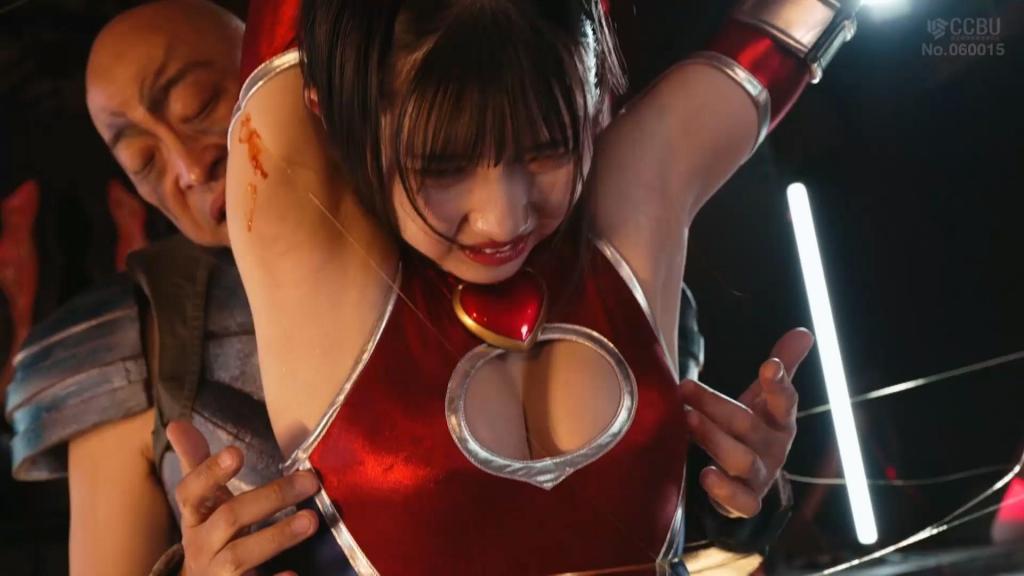 究極怪人開発計画アングラー怪人ボーズーVSコスプレイダー Hikari，又名Cosplayer，每天都要与恶魔战斗。有一天，一个恶魔附身于一个平庸的渔夫身上。这就是钓鱼怪兽Bozu的诞生。Bozu用各种渔具围攻Cosplayer。Cosplayer真的能打败终极怪兽Bozu吗？！[BAD END]<br>コスプレイダーことヒカリは日々妖魔と戦っていた。そんなある日、一人の冴えない釣り人に妖魔が乗り移ってしまう。アングラー怪人ボーズーの誕生である。ボーズーは様々な釣具を使いコスプレイダーを追い詰める。果たしてコスプレイダーは究極怪人であるボーズーに勝てるのか！？[BAD END]<br>作品番号<span style='color:#b0b0b0;'>[隐藏文字，购买后可见]</span><br>出演女優巴ひかり<br>監督特異点心