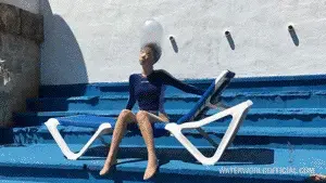 Sunchair Blackout <span style='color:#b0b0b0;'>[隐藏文字，购买后可见]</span><br>Waterworld工作室，专注于水下恋物癖、紧身衣、[X_X]的工作室<br>vienna 穿着Wolford 尼龙40 cosmetic colored 连裤袜和Realise 深蓝色光泽连体竞技泳衣。<br>现在她正躺在阳光直射下的太阳椅上，手中拿着一个[X_X]。<br>所有的东西都是蓝色的，她拉伸[X_X]然后吹了起来套在头上！<br>她能坚持多久呢？让我们拭目以待吧。<br>Vienna putting on our Wolford Neon 40 Cosmetic colored Pantyhose and Realise darkblue glossy bathingsuit<br> before prayerfully laying down on a sunchair in the blazing sun with a condom in her hands. <br>All blue everything. She stretches the condom over her ebony colored hair and starts to eagerly blow it up.<br> What’s now? She pulls it up over her whole head! How long is she going to last underneath?
