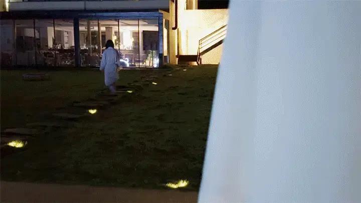 【丝米】《狩猎日记之假名媛》盯上一个落单的假名媛，深夜撬开房门，趁她熟睡的时候一把迷晕，给她换上OL装丝里丝，爽摸一下后去洗澡准备享用，她趁着空挡解开绳子逃跑，被我抓回以后关衣柜里棒棒[X_X]伺候， 剧情简介：<br>盯上一个落单的女生，深夜撬开房门，趁她熟睡的时候一把迷晕，给她换上OL装丝里丝，爽摸一下后去洗澡准备享用，她趁着空挡解开绳子逃跑，被我抓回以后关衣柜里棒棒[X_X]伺候，待彻底驯服以后抱着睡觉，居然还在蹭我<br>————————————————————————————————————<br>定拍QQ号：984353792<br>————————————————————————————————————<br>解压密码：simi<br>改后缀为MP4