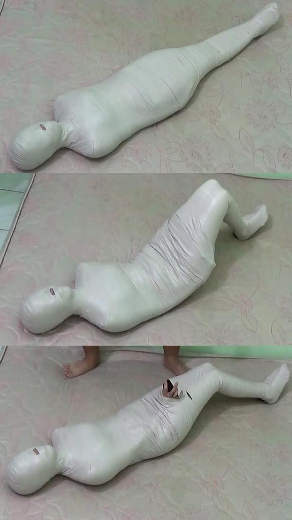 [POV] Main Scene Of RandyMummify RM104 A beautiful girl tries to be mummified for the first time.<br>The girl's body was wrapped tightly using white duct tape, but when the mummy was finished, this girl struggled to ask for it.