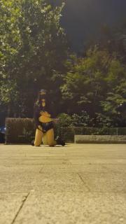 [HX]带着尾巴的小男娘在人来人往的公路边露出会发生什么呢~~可惜没有人来搭讪哦 [HX]带着尾巴的小男娘在人来人往的公路边露出会发生什么呢~~可惜没有人来搭讪哦<br>金币视频，纯福利啦~