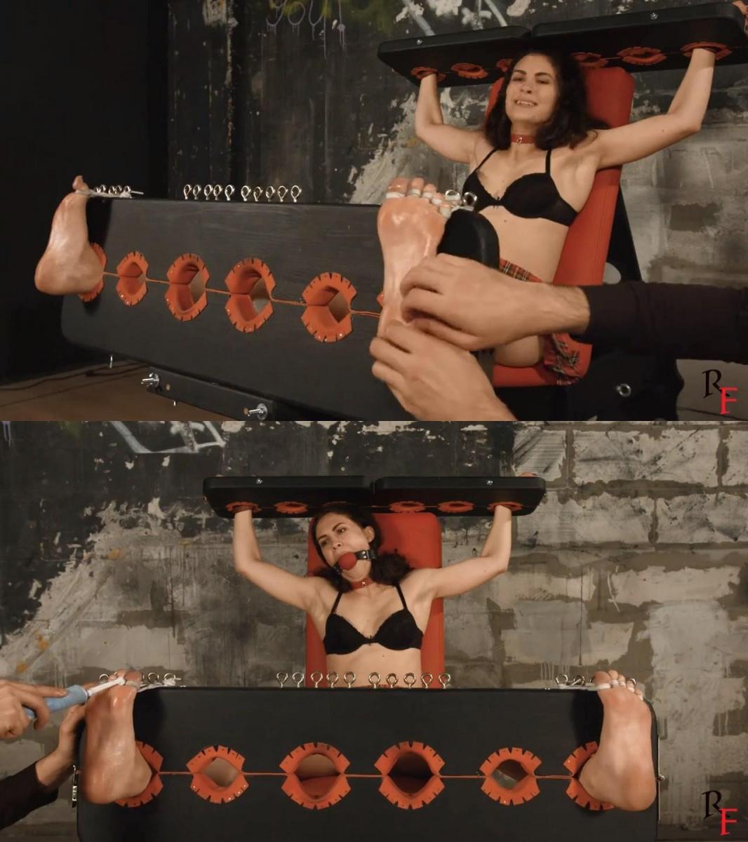 Praskovya’s training Part 2 – Tickling in stocks (FULL HD MP4) RussianFetish RF<br>CATEGORIES: BALLGAGGED, BAREFOOT, BRUNETTE, FOOT TICKLING, SOLES, TICKLING<br>Barefoot Praskovya in stocks with all her toes tied to it. No chance for moving her feet. This is the second part and it starts right after the part 1 ends.<br>Here’s the first part: Praskovya’s training Part 1 – Bastinado in stocks (FULL HD MP4).<br>After bastinado, her feet became much more sensitive, which means it’s time for intense tickling . She often looks into my eyes during the tickling and I see a torment in her eyes. If you are a fan of gentle tickling, then this clip is not about that but if you like tickling as a of the feet of beautiful girls, then in this clip you will see exactly what you need. Praskovya jerks nicely and squeals a little.<br>At first, she’s ballgagged and after some time I remove the gag and continue.<br><br>俄罗斯恋物癖RF<br>分类:BALLGAGGED,赤脚,黑发,脚挠痒痒,鞋底,挠痒痒<br>赤脚Praskovya在股票与她所有的脚趾绑在它。 没有机会移动她的脚。 这是第二部分，在第1部分结束后就开始了。<br>这是第一部分：Praskovya的培训部分1-股票中的Bastinado（全高清MP4）。<br>在bastinado之后，她的脚变得更加敏感，这意味着是时候进行强烈的挠痒痒了。 她经常看着我的眼睛在发痒，我看到一个折磨她的眼睛。 如果你是温柔发痒的粉丝，那么这个剪辑不是关于那个，但是如果你喜欢发痒作为美丽女孩的脚，那么在这个剪辑中你会看到你需要的东西。 Praskovya抽搐很好，尖叫了一下。<br>起初，她的ballgaged，一段时间后，我删除堵嘴，并继续。<br><br>Categories: BASTINADO, FALAKA, FOOT TORTURE, FOOT, FEET FETISH, JOI, FOOT WORSHIP, FOOT TEASE, DANGLING, PANTYHOSE, SOLES, femdom, girl domination, humiliation, bondage, shibari, rope bondage, shibaru, suspension, belts, bedtie, hogtied, tight bondage, strict bondage, bound elbows, struggling, ballgagged, helpless<br>分类：脚，脚恋物癖，JOI，脚崇拜，脚挑逗，晃来晃去，连裤袜，鞋底，女性主导，女孩统治，羞辱，束缚，shibari，绳索束缚，shibaru，悬挂，腰带，bedtie，hogtied，紧束缚，严格束缚，束缚肘部，挣扎，ballgagged，无助<br>