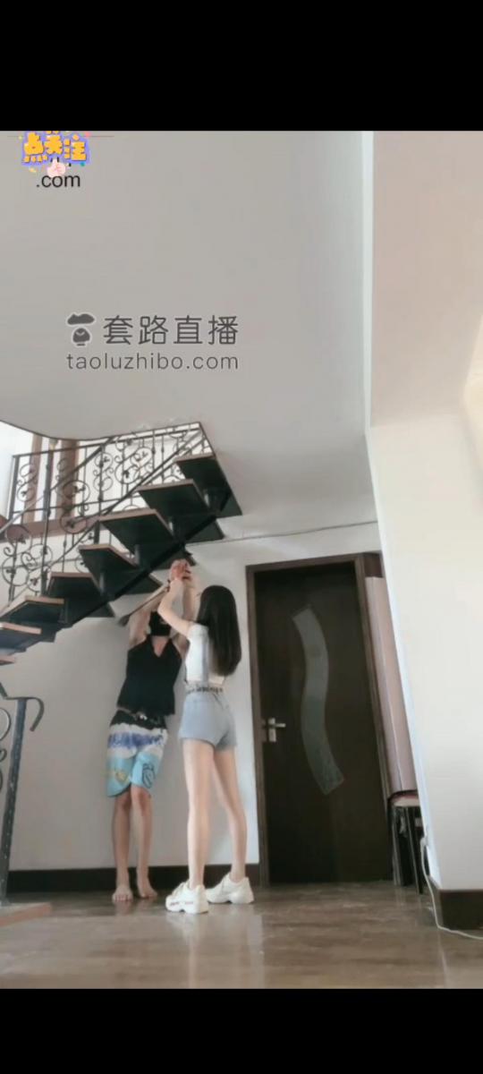 月影儿 真的把面前这个宠物玩废了 套路月影儿，吊绑鞭打贱货                                                  狠狠虐待 恋足玩弄宠物