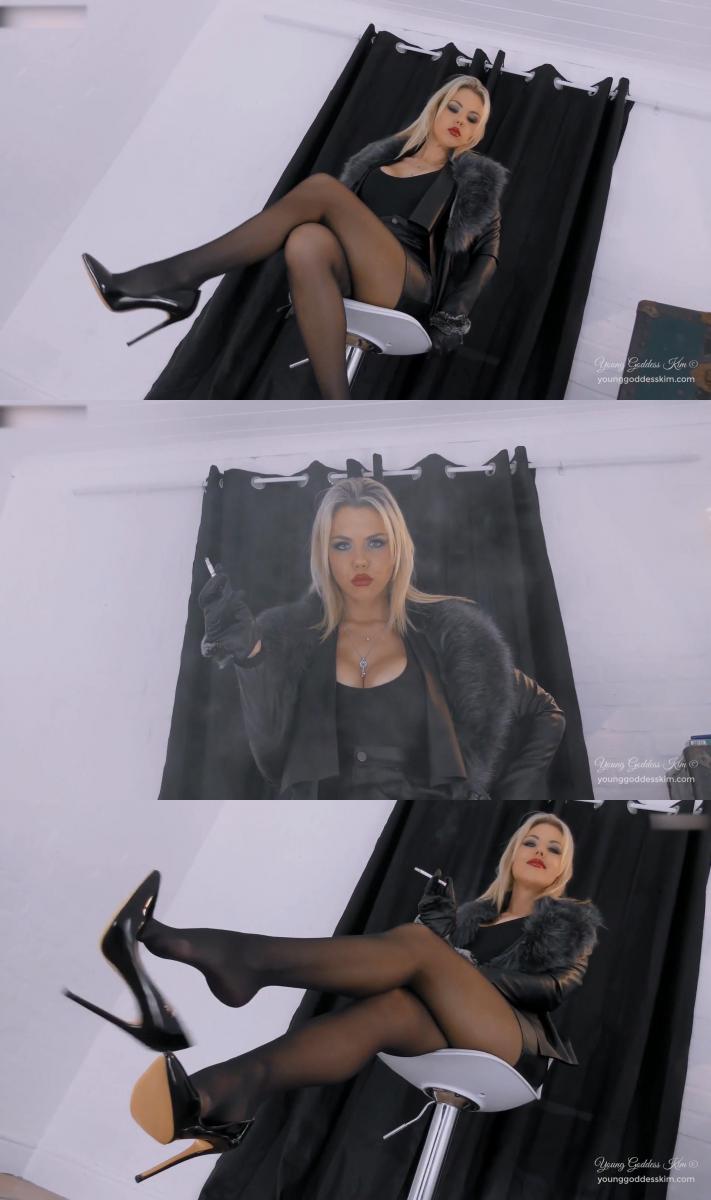 Kept as a Smoke Room slave  From: Young Goddess Kim<br><br>Description:<br><br>you hear the sound of My stilettos approaching. The anticipation rises. I walk in the room that you are kept chained for My smoking pleasure. I take a seat in front of you, My leather gloves caressing My divine pantyhose legs. I love the feeling as I rub over My smooth nylon legs, and it makes you so weak just hearing My leather and nylon. I am here to enjoy a cigarette and watch you struggle for Me as I tease you, blow smoke in your face and flick My ash at you. Catch it, every drop is sacred. My smoke seduces you, sensually tormenting you as I exhale slowly into your face. My black stiletto dangling as I smoke, causing you to fall under My smoke spell. you admire and fall deep for Me. And when I'm done, how will I dispose of it? I'll just use you of course, My smoke slave<br><br>Young Goddess Kim, Clips4Sale, Smoking, Human ashtray, Leather Fetish, Stilettos, Pantyhose, Shoe Dangle, Femdom POV, Smoke slave, Cigarette Crush, Sole Licking<br><br> <br><br>More like this:  • Welcome to Smoke slavery   • Smoke captive   • Smoke slave Session<br><br> <br><br>CLICK HERE to browse all My SMOKING clips<br><br>Read less<br>Category: SMOKING<br>Related Categories: HUMAN ASHTRAY, LEATHER, STILETTOS, PANTYHOSE/STOCKINGS, FEMDOM POV.<br>Keywords: young goddess kim, femdom pov. <br><br>来自：年轻女神金<br><br>资料描述:<br><br>你听到我的高跟鞋接近的声音。 期待上升。 我走在房间里，为了我的吸烟乐趣，你被锁着。 我坐在你前面，我的皮手套爱抚着我神圣的裤袜腿。 我喜欢这种感觉，因为我擦过我光滑的尼龙腿，它让你如此虚弱，只是听到我的皮革和尼龙。 我在这里享受一支香烟，看着你为我奋斗，因为我逗你，在你的脸上吹烟，向你轻弹我的灰。 抓住它，每一滴都是神圣的。 我的烟引诱你，感官折磨你，因为我慢慢地呼气到你的脸上。 我的黑色细高跟鞋在我抽烟的时候晃来晃去，让你陷入了我的烟迷。 你钦佩我,深深地爱上了我. 当我完成后，我将如何处理它？ 我当然会利用你，我的烟奴<br><br>年轻的女神金,Clips4Sale,吸烟,人烟灰缸,皮革恋物癖,细高跟鞋,连裤袜,鞋吊,女性主导POV,烟奴隶,香烟粉碎,鞋底舔<br><br> <br><br>更像这样•*欢迎来到吸烟奴役•烟雾俘虏•烟雾奴隶会议<br><br> <br><br>按此浏览我所有的吸烟片段<br><br>少读点<br>类别：吸烟<br>相关类别:人烟灰缸,皮革,细高跟鞋,连裤袜/丝袜,女性主导POV.<br>关键词：年轻女神金，女性主导pov。<br><br>Саtеgоriеs: MISTRESS, LATEX, DOMINATION, HUMILIATION, FEMDOM, FOOT, FEET FETISH, JOI, FOOT WORSHIP, FOOT TEASE, DANGLING, PANTYHOSE, SOLES, femdom, girl domination, humiliation, bondage, shibari, rope bondage, shibaru, suspension, belts, bedtie, hogtied, tight bondage, strict bondage, bound elbows, struggling, ballgagged, helpless<br>分类:情妇,乳胶,统治,屈辱,调教,脚,脚恋物癖,JOI,脚崇拜,脚挑逗,晃来晃去,连裤袜,鞋底,调教,女孩统治,屈辱,束缚,shibari,绳束缚,shibaru,悬浮,皮带,bedtie,hogtied,紧束缚,严格束缚,束缚肘部,挣扎,ballgagged,无助<br>