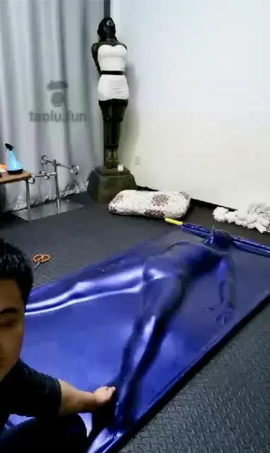 娜娜的木箱束缚放置口水直播 娜娜的木箱束缚放置口水直播<br>创作：套路娜娜原创<br>描述;娜娜的木箱束缚放置口水直播,喜欢的请大家多多支持一下吧