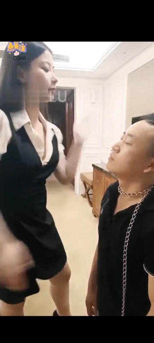 依艺 调教 套路依艺，狠狠虐狗                                                      不停耳光，重度恋足羞辱，舔脚踩踏