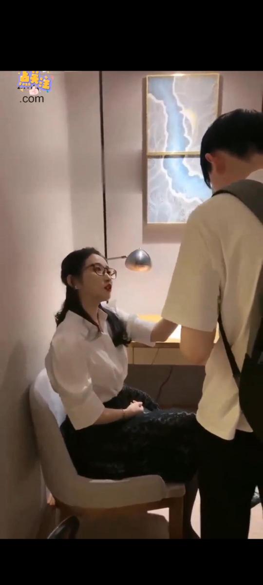鑫儿 欺负犯错的学生 套路鑫儿女主，诱惑老师家教调教学生，鞭打黑丝诱惑                             小奶狗弟弟，学做狗，踩踏吃烟灰，很有感觉
