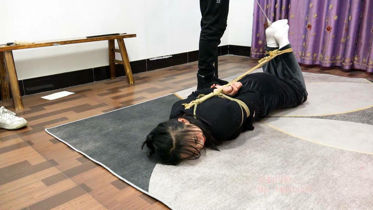 【子衿原创】女大学生琳琳入室盗窃被捆绑驷马囚禁TK挠脚折磨 百度下载解压密码：zjsy,子衿工作室向全国绳艺爱好者提供：体验绳模捆绑服务，绳模全国可空降、绳艺作品销售、作品定制等，约拍订拍请联系Q449214375 微信happiiny