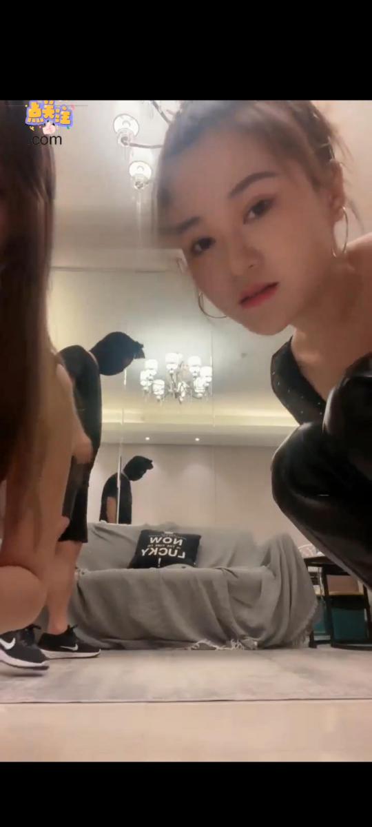 乔皙 挑战1000下 套路双女王，直播调教，高颜值素人一起玩                                        狠狠虐，踢裆专场，鞭打恋足