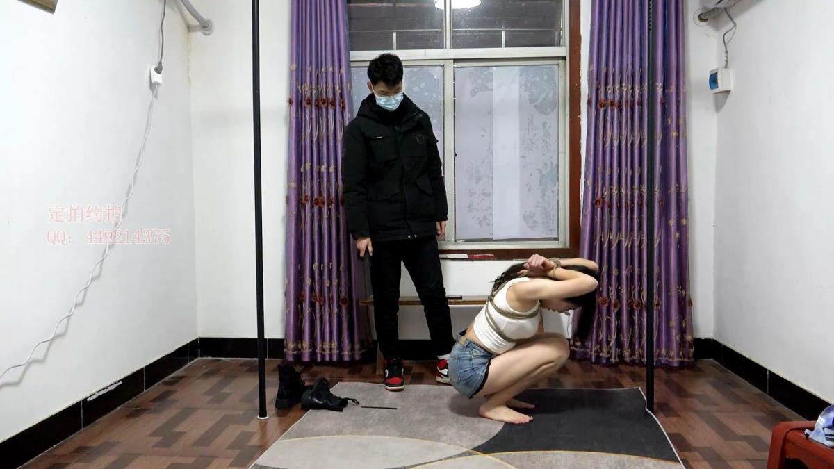 【子衿原创】妍如体罚，捆绑做蹲起，马步，戒尺打屁股手心 百度下载解压密码：zjsy,子衿工作室向全国绳艺爱好者提供：体验绳模捆绑服务，绳模全国可空降、绳艺作品销售、作品定制、原味等，约拍订拍请联系Q449214375 微信happiiny