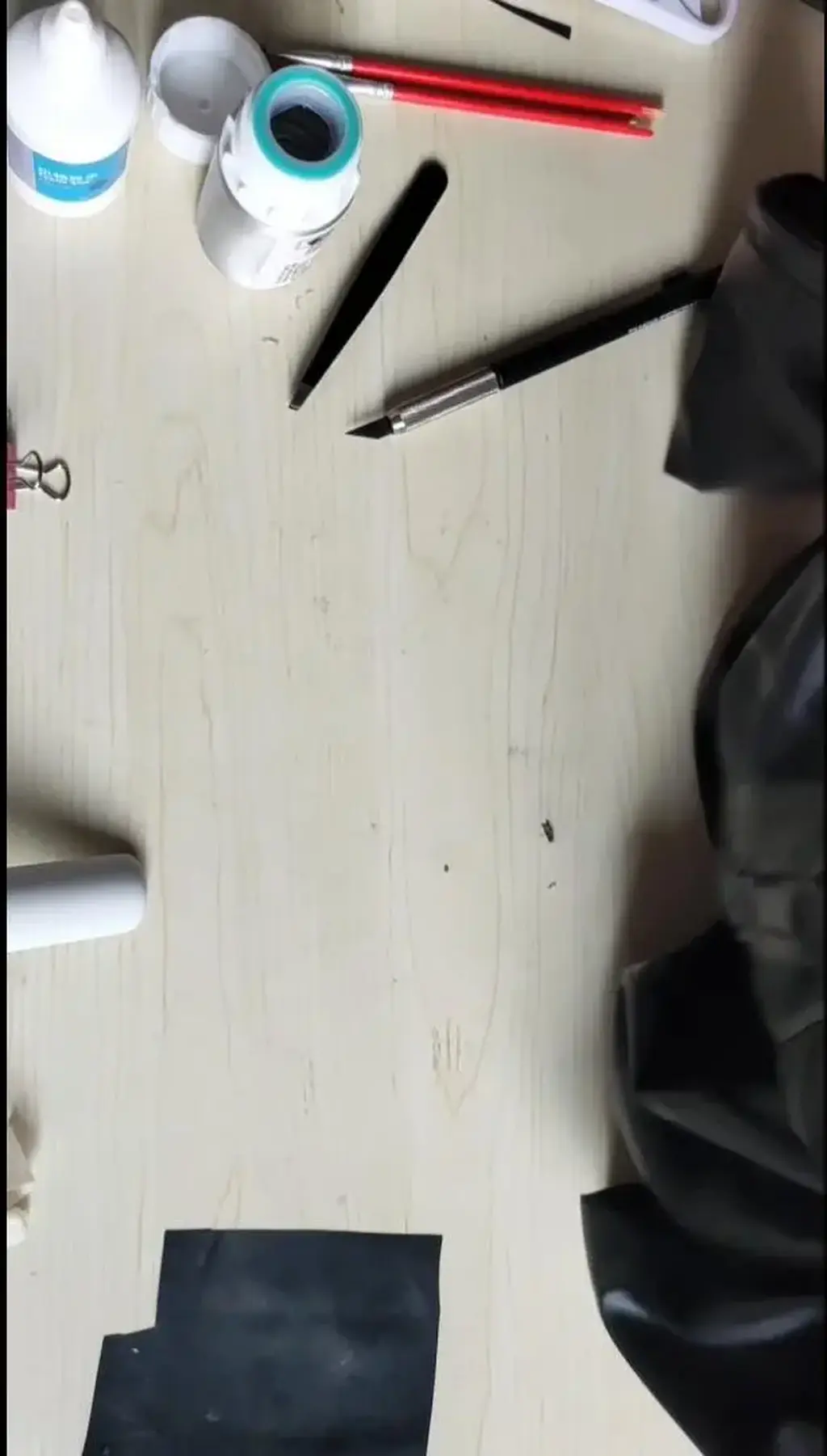 散樱的胶衣修补小tips——拉链篇 详细展示了胶衣拉链开胶的修补过程，在最后展示了修补后的强度<br>网盘文件解压密码还是文件名