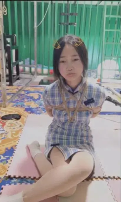 束美影视剧情 月月五花后手观音 束美影视剧情 月月五花后手观音<br>创作;束美影视剧情 <br>描述;束美影视剧情 月月五花后手观音,喜欢的请大家多多支持一下啊吧