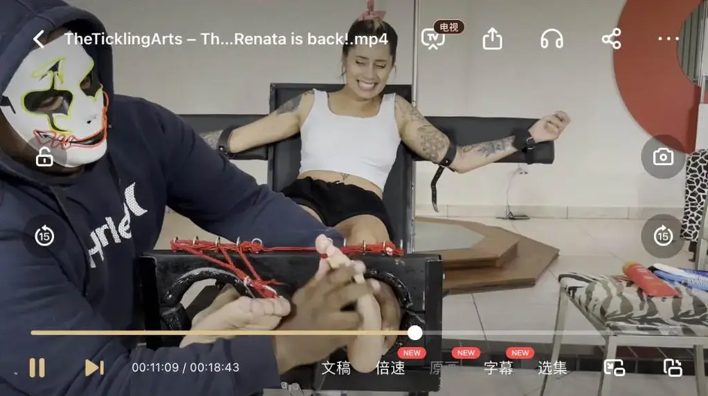 TheTicklingArts – The stunning Renata is back! 最后，Renata同意回去录制另一个在我们的挠痒手里受苦的视频。<br>当他遭受…无情地，小丑大师玩弄她美丽的身体，难以置信地<br>敏感鞋底。一定要看到这个美丽的巴西人饱受挠痒痒之苦！