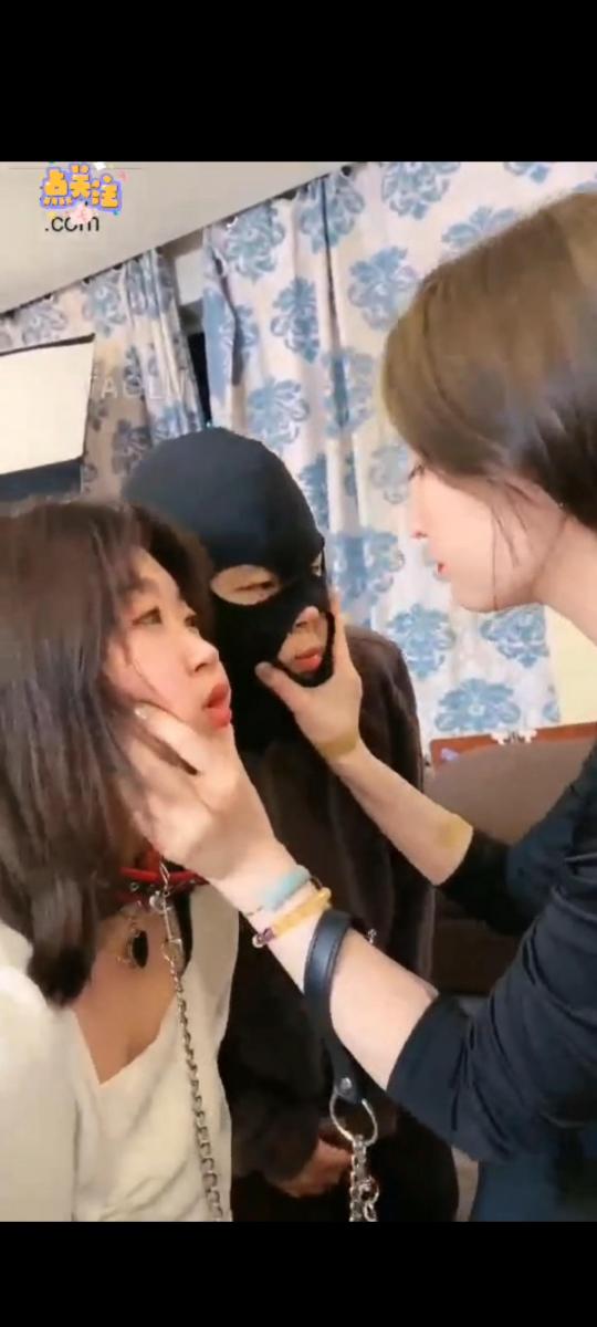 领主老大 女奴天天哭 烦死了 套路领主老大，调教情侣奴，狠狠虐母狗                                            重度调教，踩手，打的一直哭