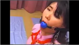 黑丝美女被紧缚捆绑口球勒嘴 黑丝美女b被紧缚捆绑口球勒嘴15