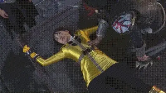 星海戦隊カイザーファイブ カイザーイエロー <span style='color:#b0b0b0;'>[隐藏文字，购买后可见]</span><br>星海戦隊カイザーファイブの一人、カイザーイエローことノア・シルフィーは仲間と手分けして宝を探していた。その最中に怪人たちに襲われたノアは、仲間のカイザーピンク、アイカ・ファレールの剣を使う怪人と遭遇する。アイカの身を案じ、探りを入れるノアの前に怪人たちのボス・ハンザが立ちふさがる。ハンザはノアがカイザーファイブに入る前、義賊をしていた時に戦い敗北し体を弄ばれた相手だった。雪辱をはらすために戦いを挑むノアだったが…。