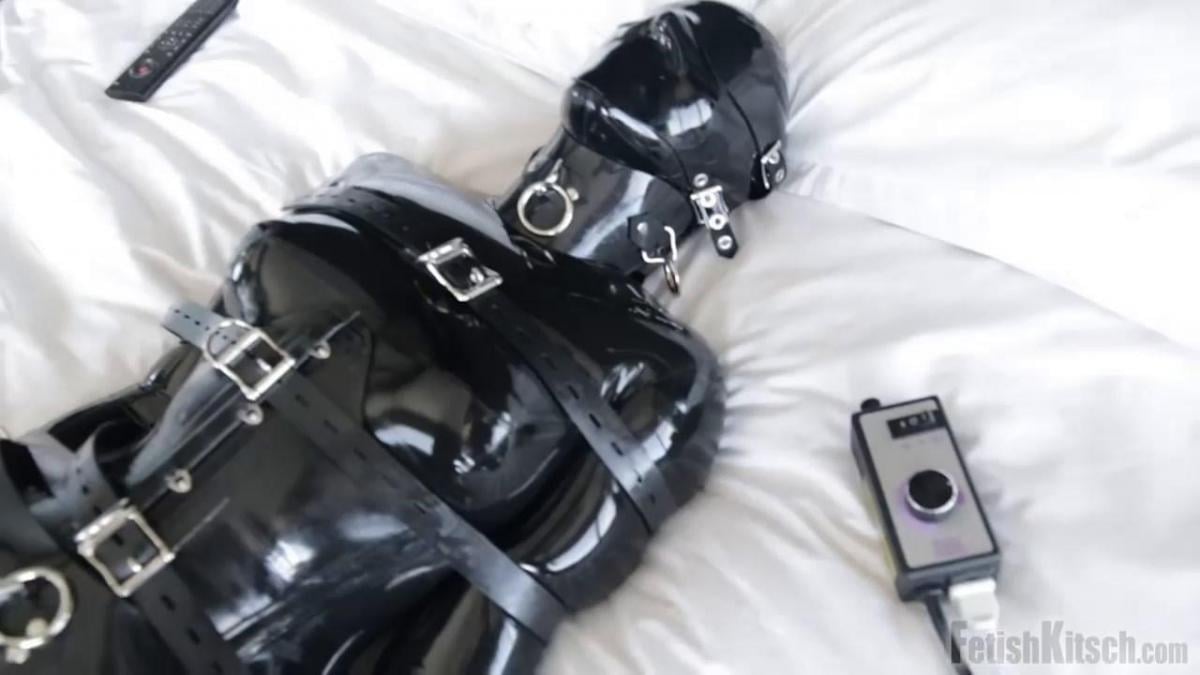 Strapping Caroline Part 2 捆绑卡罗琳第二部分<br>卡罗琳-皮尔斯<br>Aug 05, 2015<br>头罩和束缚 by: 捆绑手套<br>| 捆绑手套 by: 捆绑手套: StudioGum<br>| 捆绑手套 by: 奇妙橡胶<br><br><br><br>Strapping Caroline Part 2<br>Caroline Pierce<br>Aug 05, 2015<br>Hoods & Restraints by: LatexNemesis<br>| Bondage Mitts by: StudioGum<br>| Catsuits by: FantasticRubber<br><br>