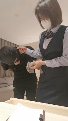 【芊兮殿下】猥琐男经理偷闻丝袜被逮住虐 【芊兮殿下】猥琐男经理偷闻丝袜被逮住虐<br>原创作者：芊兮殿下<br>芊兮殿下女主穿着银行制服调教贱狗，让贱狗舔自己的丝袜脚，让贱狗做自己的脚垫