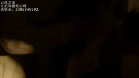 【心悦艺束】-数量稀少的镣铐片，美好的假日，紫萱正在家中愉快的品茶，却突兀的传来激烈的敲门声，紫萱问答却又无人回应，正在紫萱开门的瞬间，突然伸进来一只大脚...................... 【心悦艺束】-数量稀少的镣铐片，美好的假日，紫萱正在家中愉快的品茶，却突兀的传来激烈的敲门声，紫萱问答却又无人回应，正在紫萱开门的瞬间，突然伸进来一只大脚......................<br>发现最近好像妖狐的充值费用涨了一些，为了让大家更加优惠，后续的视频从以前的固定20，改为固定18.当然正常的促销还是会有。感谢大家支持。<br>定拍，模特应聘，请加Q2386945992。海外用户请用Telegram：xybondage。或者联系邮箱：xybondage@qq.com<br>视频中的衣物，丝袜，道具有需要的也可联系我。<br>解压密码是：xyys