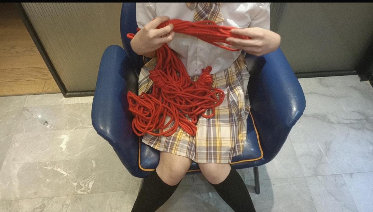 【梦华社】梦华社首部作品JK服小姐姐的紧缚调教测试 梦华社成立于2023年，发布第一部紧缚作品，JK服小姐姐的调教初体验，内容包括紧缚姿势耐力测试，以及[X_X]、仙女棒的耐力和QG测试，本工作室第一次拍摄多少有点瑕疵，希望大家多多支持，感谢！