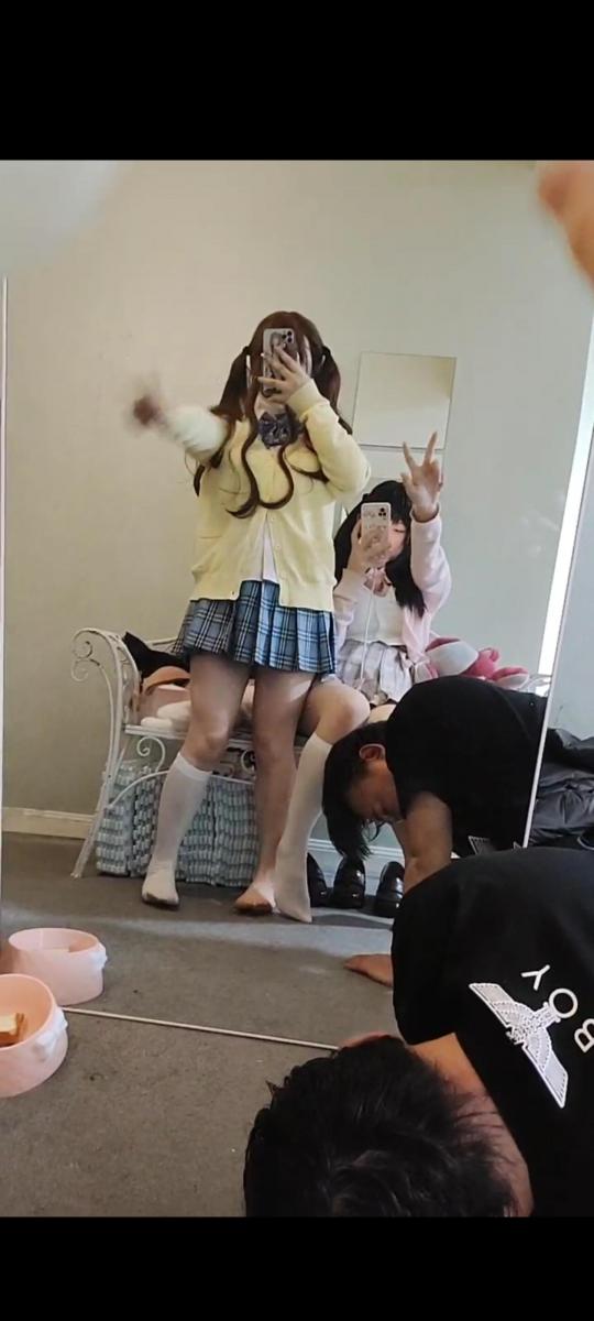 软软 双萝莉女主 重度调教 萝莉女王反差虐狗                                                         口水，恋足踩踏，丝袜诱惑
