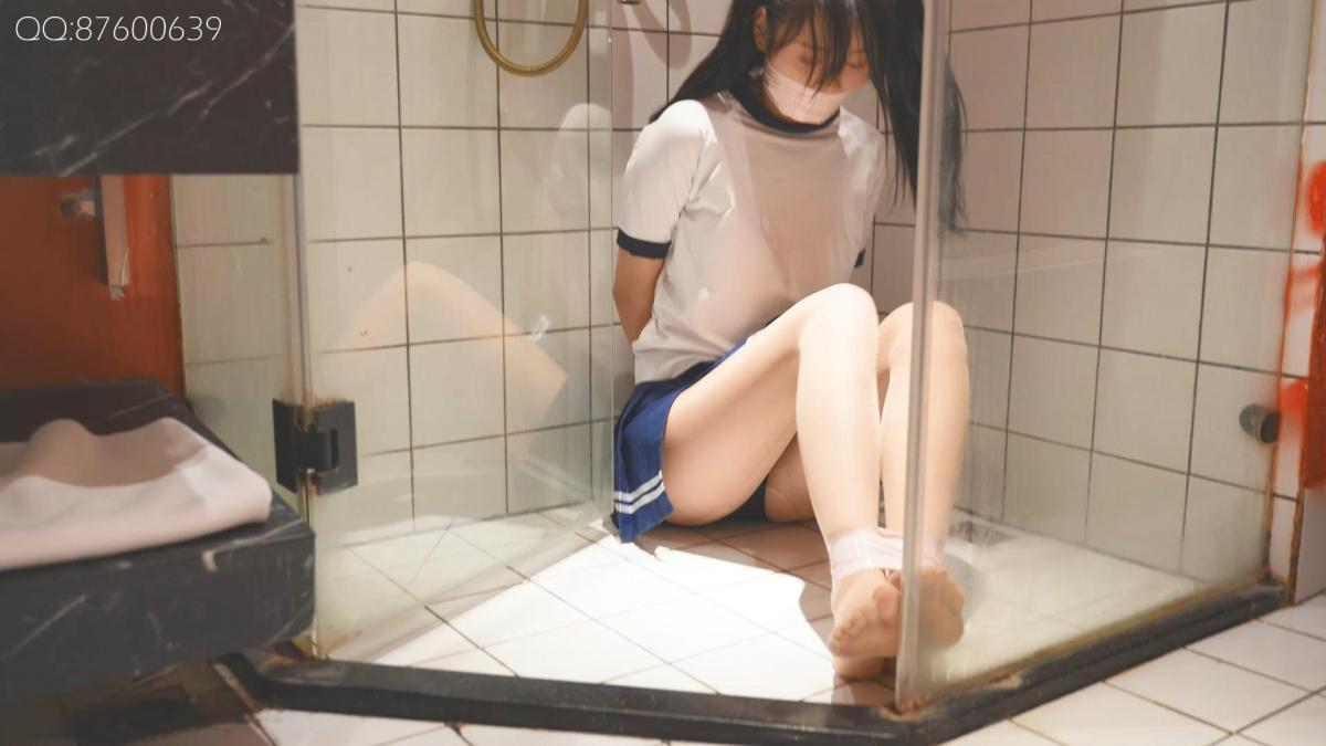 静电胶带封嘴 妹纸来体验一把胶带，不管是拘束还是封嘴效果都很好，还可以配合鼻夹玩玩[X_X]。<br>两次压缩，解压密码都是123，请下载后再观看。