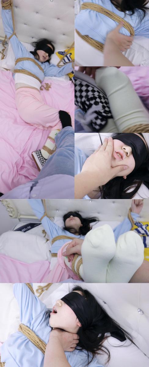 【荷约少女】对待可爱的女孩子就要虐待扇脸鞭打[X_X]玩身体脱鞋挠脚玩xiong sp打屁股，其实都是爱你的表现不是吗，可爱的黑白格帆布鞋少女小I  双视角玩弄 虐待鞭打[X_X]玩身体脱鞋挠脚，其实都是爱你的表现不是吗，可爱的黑白格帆布鞋少女小I <br>你的凄凉娇喘和痛苦呻吟不是很好的回应吗<br><span style='color:#b0b0b0;'>[隐藏文字，购买后可见]</span><br>最近相对比较忙四月份恢复 请大家不要忘了荷仙qwq多多支持<br>