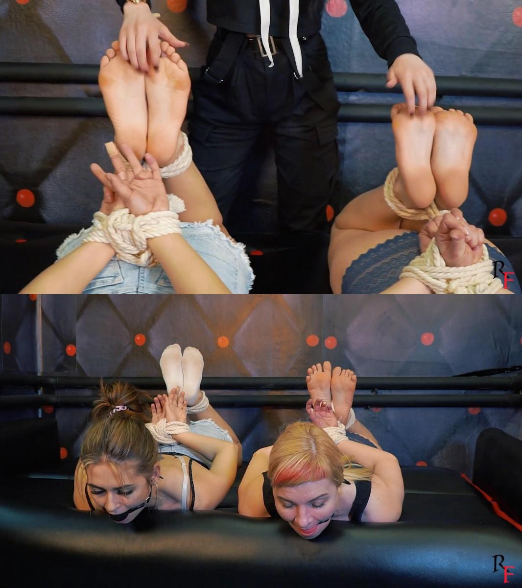 Roksana and Agnessa are ballgagged, hogtied and tickled RF studio production <br>RussianFetish<br>Russian Fetish<br>By Dero Roksana and Agnessa are obediently waiting for upcoming tickle torture. They are tied in comfortable hogtie. Roksana wears white socks and Agnessa is ****foot. Both girls have sensitive soles. I come and start tickling their feet in gloves. The girls laugh and suffer. Then I lubricate their feet with a cream and tickle them with my hands and massage brush. The girls laugh through their ***s. Then I put Roksana on the side and tickle her ribs and belly a bit. After that, I take the camera and Susanna tickles the girls with her fingernails. The girls laugh and laugh while Susanna tortures their feet with tickling.<br>TICKLING<br>FOOT TICKLING<br>BAREFOOT<br>BALLGAGGED<br>SOLES<br>射频工作室制作 <br>俄罗斯恋物<br>俄罗斯恋物<br>由Dero Roksana和Agnessa乖乖地等待即将到来的挠痒痒折磨。 他们绑在舒适的hogtie。 Roksana穿着白色袜子，Agnessa是****脚。 两个女孩都有敏感的鞋底。 我来了,开始戴着手套挠他们的脚. 姑娘们又笑又苦. 然后我用奶油润滑他们的脚，用我的手和按摩刷胳肢他们。 然后我把罗克萨娜放在一边，挠挠她的肋骨和肚子。 在那之后，我拿着相机，苏珊娜用指甲逗女孩们。 女孩笑，笑，而苏珊娜折磨他们的脚发痒。<br>挠痒痒<br>脚痒<br>赤脚<br>球袋;球袋<br>鞋底;鞋底<br>Related Categories: ROPE BONDAGE, FOOT FETISH, CATSUITS, BALLGAGGED, BASTINADO.<br>Keywords: clip by john, m/f bondage in action, no nudity, young girl next door, first time bond tied, black catsuit, barefoot feet soles, soles slapping, toe tied hogtie, bitgag, ballgag rope gag, suspended suspension ties, long bondage shibari, boxtie brown jute ropes.bondage, shibari, rope bondage, shibaru, suspension, belts, bedtie, hogtied, foot fetish, feet, gag, tight bondage, strict bondage, bound elbows, struggling, ballgagged, helpless.<br>相关类别:绳索束缚,恋足癖,紧身连衣裤,BALLGAGGED,BASTINADO.<br>关键词：约翰剪辑，m/f捆绑在行动，没有裸体，隔壁的年轻女孩，第一次绑，黑色紧身连衣裤，赤脚脚底，鞋底拍打，脚趾绑hogtie，bitgag，ballgag绳堵嘴，悬挂悬挂领带，长束缚shibari，boxtie棕色黄麻绳。束缚，shibari，绳索束缚，shibaru，悬挂，皮带，bedtie，hogtied，恋足癖，脚，插科打诨，紧束缚，严格束缚，束缚肘部，挣扎，ballgagged，无助。<br>