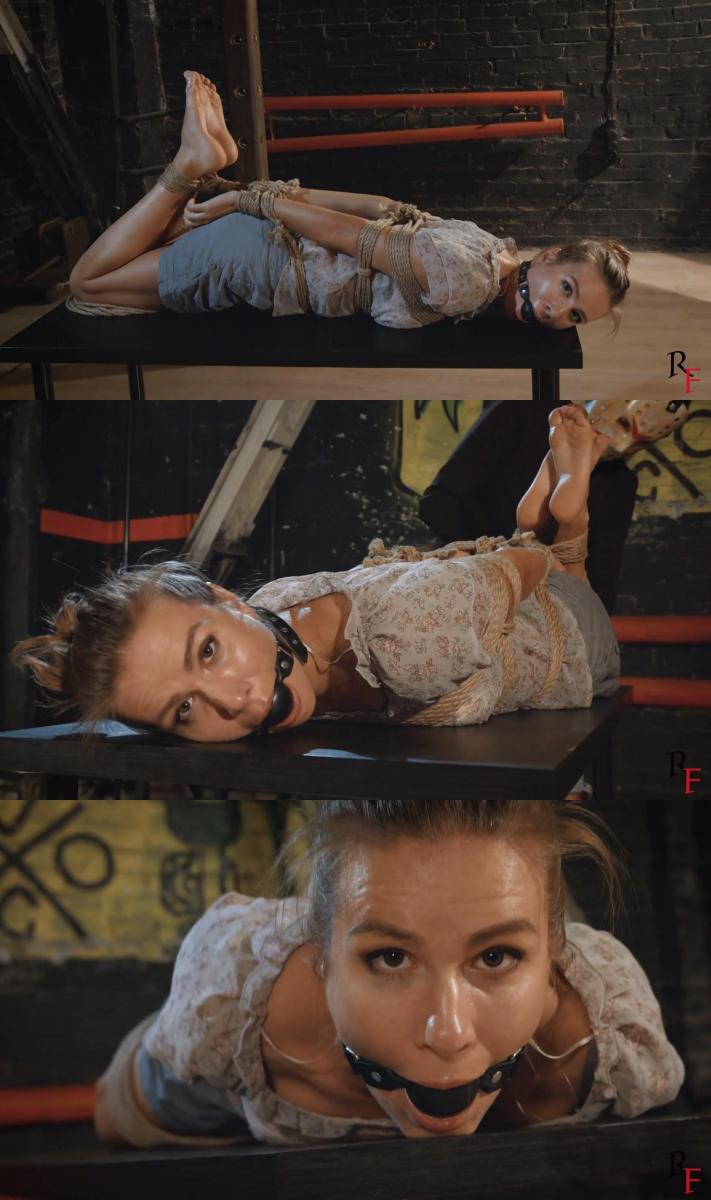 Yaroslava is tied up in rope hogtie RF studio production <br>RussianFetish<br>Russian Fetish<br>That is so cool that Yaroslava agreed to be tied up in my favorite position - hogtie. Of course, I tied her ****foot so that you could enjoy the beauty and grace of her feet. I used Shibari ropes as well as a black *** ball. Yaroslava is bound like this for the first time and she looks just wonderful. She groans and struggles ***ually, at this time I shoot her from different angles. Enjoy!<br>BONDAGE<br>ROPE BONDAGE<br>BALLGAGGED<br>BAREFOOT<br><br>射频工作室制作 <br>俄罗斯恋物<br>俄罗斯恋物<br>这太酷了，雅罗斯拉瓦同意被捆绑在我最喜欢的位置-hogtie。 当然，我把她的****脚绑起来，这样你就可以享受她脚的美丽和优雅。 我使用了Shibari绳索以及黑色***球。 雅罗斯拉瓦第一次被这样束缚，她看起来很棒。 她呻吟和挣扎***ually，此时我从不同的角度拍摄她。 享受吧！<br>束缚,束缚<br>绳索束缚<br>球袋;球袋<br>赤脚<br>