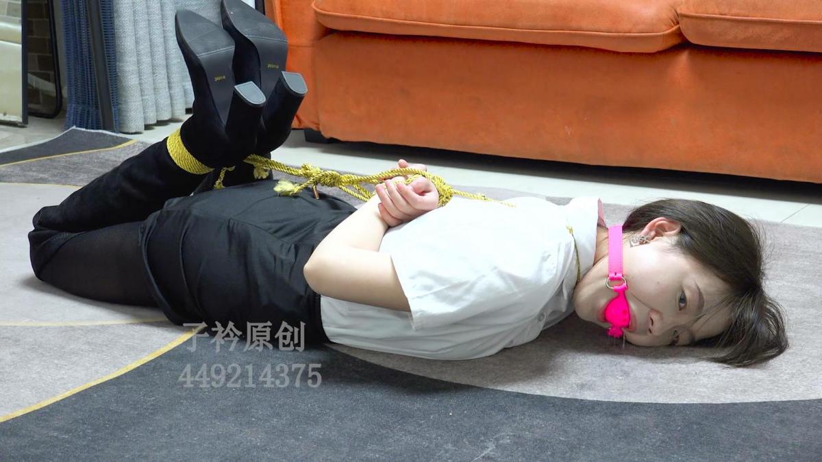 【子衿原创】晴晴连脖驷马口球放置口水直流 百度下载解压密码：zjsy或者ZJSY,子衿工作室向全国绳艺爱好者提供：体验绳模捆绑服务，绳模全国可空降、绳艺作品销售、作品定制、视频网调、原味等，另外本店招募绳模，合作伙伴。约拍订拍请联系Q449214375 微信happiiny