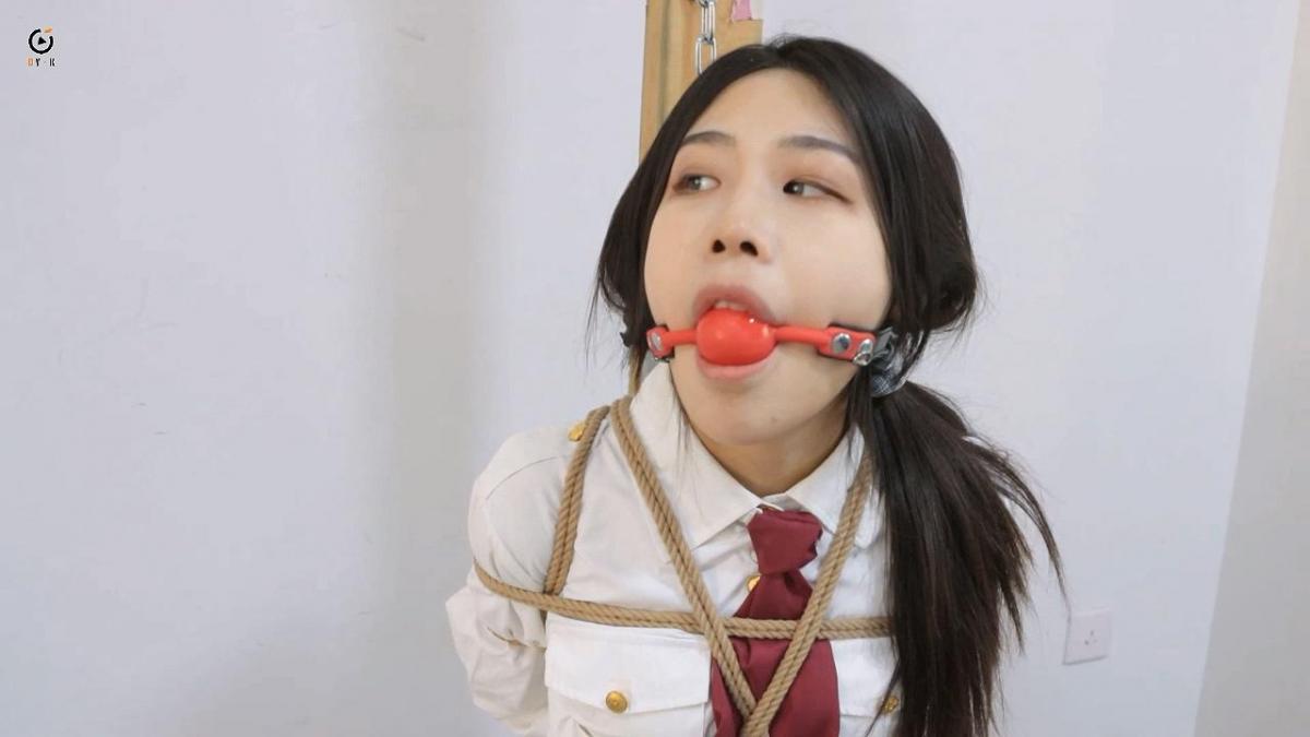 得意客定拍：紧缚逃脱挑战（挑战篇）米娅主演 大小：3.385B 时长：48分钟<br>解压密码：123456，请勿在线解压<br>最近缺钱的米娅参加了一个紧缚逃脱挑战，挑战成功后有及其丰厚的奖励，但是如果都挑战失败了将面临沦为绳奴赎债的惩罚。三轮挑战一轮比一轮困难，米娅被绳子勒的不断呻吟，但是绳子却越挣扎越紧，面对挑战的米娅使出了浑身力气去挣脱。<br>明天更新下集挑战篇，敬请期待。