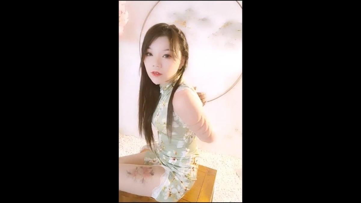 嫣儿直播，3月2日绳缚 口水口球 片名：嫣儿直播，3月2日绳缚 口水口球<br>模特：嫣儿<br>出品：锐度主张<br>简介：锐度补充 2022年的片子吧