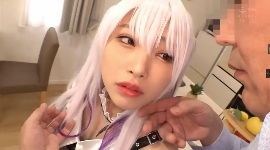 オジサンに没頭する発情コスプレイヤー 敏感大量失禁・お漏らし・ハメ潮オフパコ5SEX 皆月ひかる 标题 オジサンに没頭する発情コスプレイヤー 敏感大量失禁・お漏らし・ハメ潮オフパコ5SEX 皆月ひかる<br>番号 <span style='color:#b0b0b0;'>[隐藏文字，购买后可见]</span><br>AV女優： 皆月ひかる<br>AVメーカー： 無垢<br>AVレーベル： 無垢-コス<br>発売日： 2023/03/21<br>剧情 调教美丽的cosplay美少女，看的很有感觉，希望大家喜欢