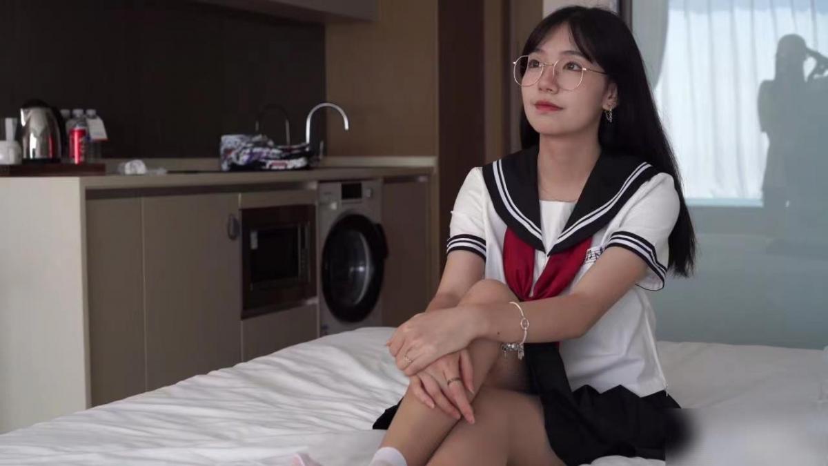 袜啵啵197期：小甜豆-皮鞋、短白丝、肉丝（脚尖微加固款）、jk制服 袜啵啵197期：小甜豆-皮鞋、短白丝、肉丝（脚尖微加固款）、jk制服<br>原创作者：袜啵啵<br>袜啵啵当家模特小甜豆穿着清纯jk制服搭配肉丝和短白丝和小皮鞋展示美足美腿