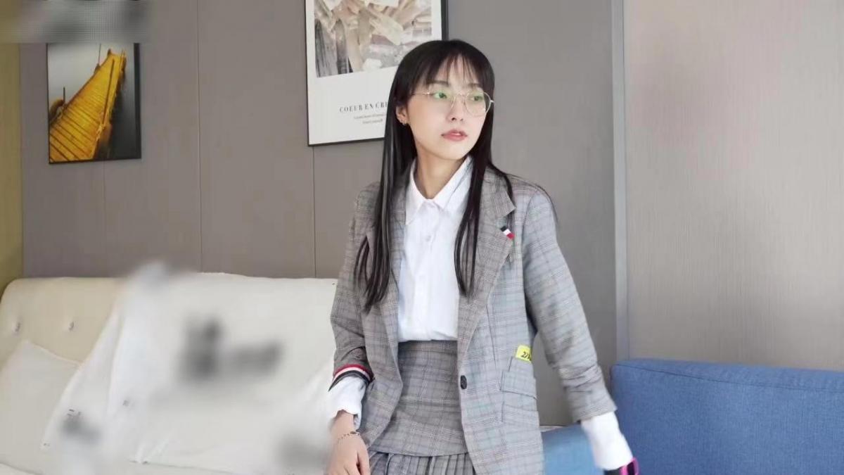 袜啵啵202期：稚予-皮鞋、白色蕾丝丝袜、ol风 袜啵啵202期：稚予-皮鞋、白色蕾丝丝袜、ol风<br>原创作者：袜啵啵<br>袜啵啵当家筷子腿模特稚予穿着小皮鞋搭配白色蕾丝丝袜展示美足美腿