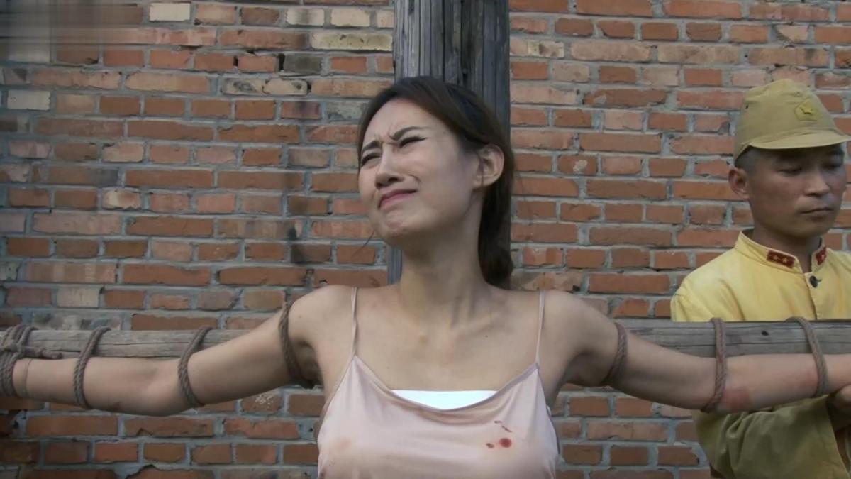 怀旧影视 湘魂族异 第二集 怀旧影视出品，湘魂族异系列第三集，也是大结局，主要讲述女烈被押赴刑场的内容……说明一下：这部其实是三集，前面发的是第二集！