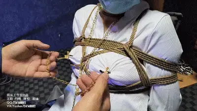A039 冰冰 M腿  JK 黑丝 捆绑 虐阴 虐乳 TK SP 【雨辰工作室】作品，A039 冰冰 M腿，JK、黑丝、捆绑、虐阴、虐乳、TK、SP，02年小美女冰冰本色出镜，日式捆绑，M腿，立柱固定，一顿操作下来，小美女娇喘连连，香汗淋漓，已经受不了了。<br>解压密码：ycgzs 第一次解压后，把文件后缀改为zip，同一密码二次解压后,文件后缀改为mp4即可，先下载到电脑或手机，再解压观看，切勿直接在线观看。容易被和谐。<br>【雨辰工作室】对圈内所有同好开放，欢迎前来约绳、体验；并提供定拍、原味服务，QQ：724148002 ，说明来意，非诚勿扰。