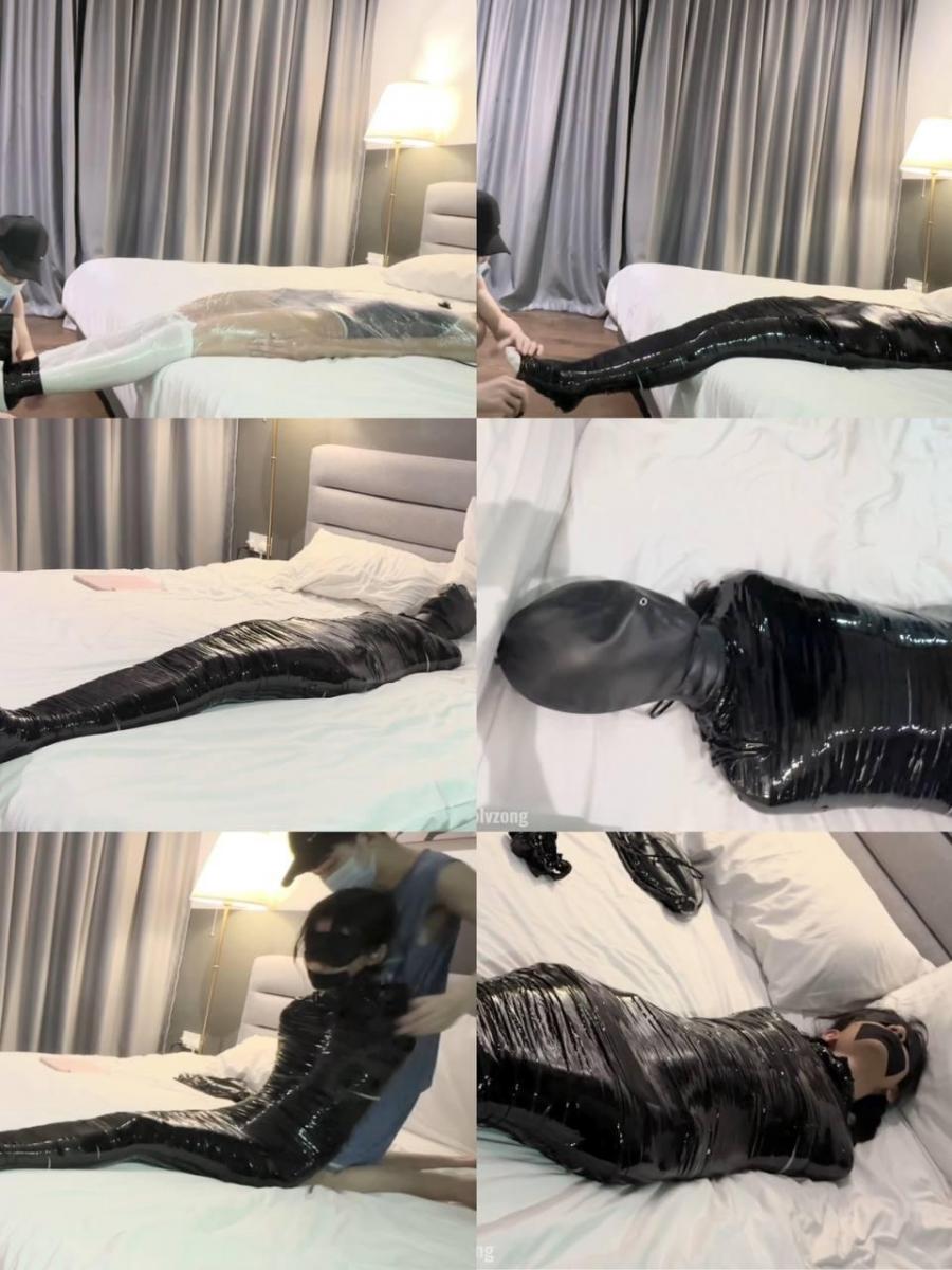 【恋鱼日记】小鱼的木乃伊体验 全包+感官封闭+头套+放置 恋鱼日记第一次尝试全包木乃伊 小鱼先是蒙眼堵嘴还有耳塞，被保鲜膜包了一层，再用静电胶带全包，然后给小鱼戴上了带鼻孔的头套，戴了头套后小鱼是相当没有安全感，小心翼翼的呼吸因为头套的孔比较小，放置挣扎了一会后再给她解开头套和头上的胶带让她透透气<br>恋鱼日记第一次尝试全包木乃伊，有做的不好的地方请谅解～<br>（感谢大家的支持哟～）