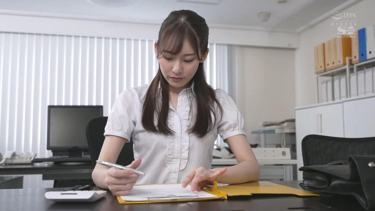【ＧＷ】脚で挟んで “かえで”お姉さん 脚フェチのための 【黒タイツ踏みコキ・ナマ太ももコキ・絶対領域足コキ・ストッキング素股】美脚ぬきぬきシチュエーション 楓ふうあ <span style='color:#b0b0b0;'>[隐藏文字，购买后可见]</span><br>【ＧＷ】脚で挟んで “かえで”お姉さん 脚フェチのための 【黒タイツ踏みコキ・ナマ太ももコキ・絶対領域足コキ・ストッキング素股】美脚ぬきぬきシチュエーション 楓ふうあ<br>長身お姉さん・楓ふうあのスラリと伸びるキレイな脚に釘付け。黒タイツやルーズソックス、白ストッキングなど、ミニスカお姉さんの“無自覚な美脚”に誘惑されちゃう足コキ＆SEXシチュエーションを収録。<br>